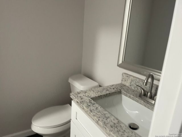 715 New Laredo Hwy, San Antonio, TX 78211