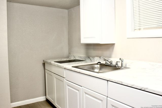 715 New Laredo Hwy, San Antonio, TX 78211