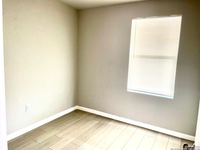 715 New Laredo Hwy, San Antonio, TX 78211