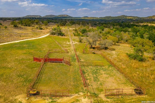 718 Ranch to Market 473, Comfort, TX 78013