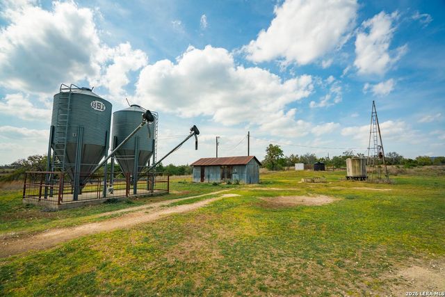 718 Ranch to Market 473, Comfort, TX 78013