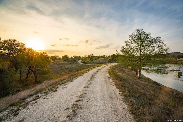 718 Ranch to Market 473, Comfort, TX 78013
