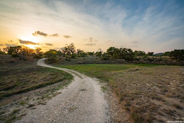 718 Ranch to Market 473, Comfort, TX 78013