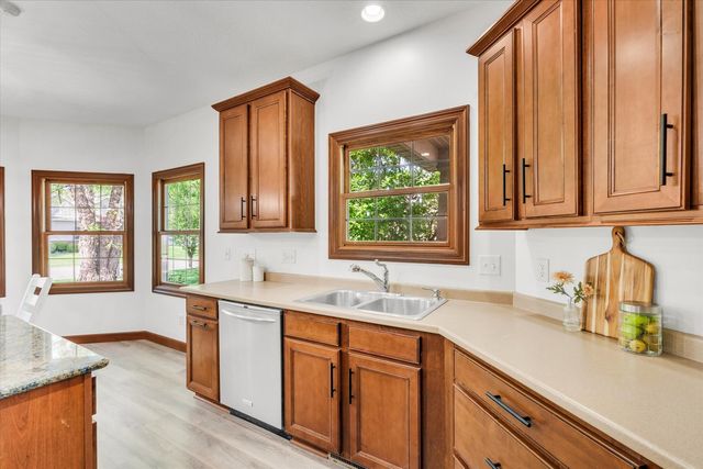 1909 E 58th Street, Davenport, IA 52807