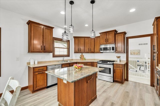 1909 E 58th Street, Davenport, IA 52807