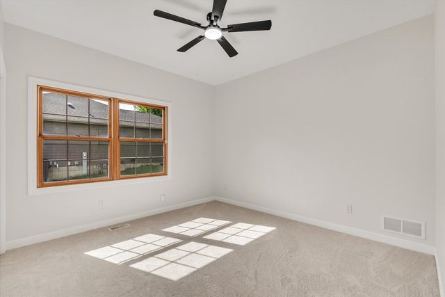 1909 E 58th Street, Davenport, IA 52807