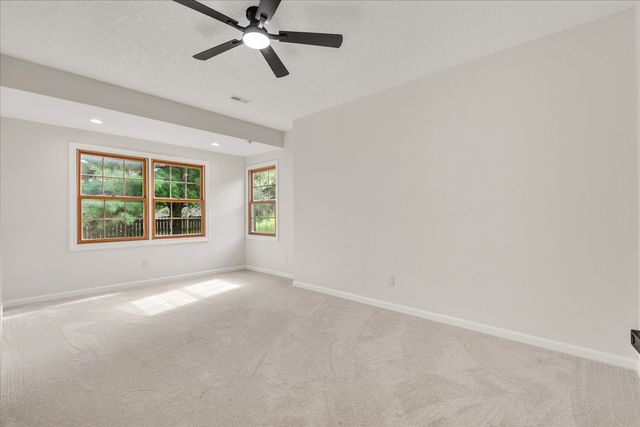 1909 E 58th Street, Davenport, IA 52807
