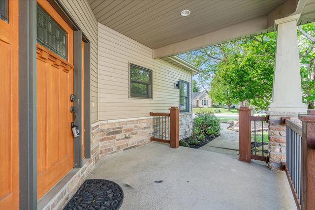 1909 E 58th Street, Davenport, IA 52807