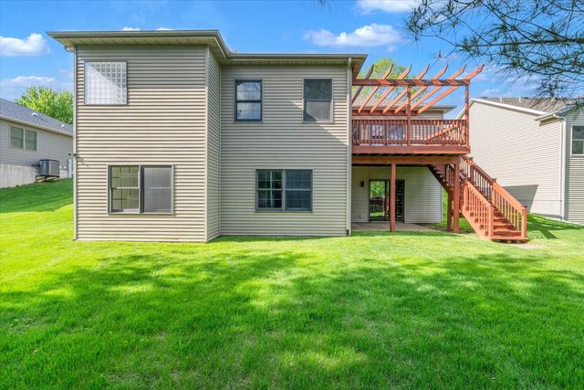 1909 E 58th Street, Davenport, IA 52807
