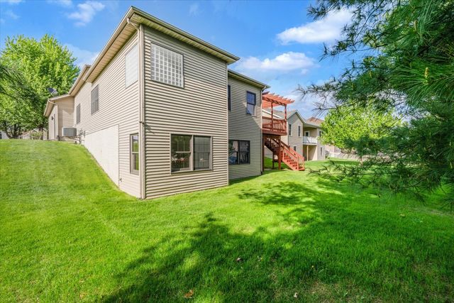 1909 E 58th Street, Davenport, IA 52807