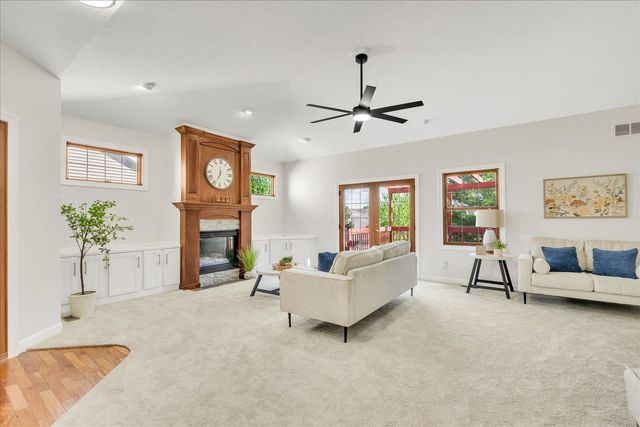 1909 E 58th Street, Davenport, IA 52807