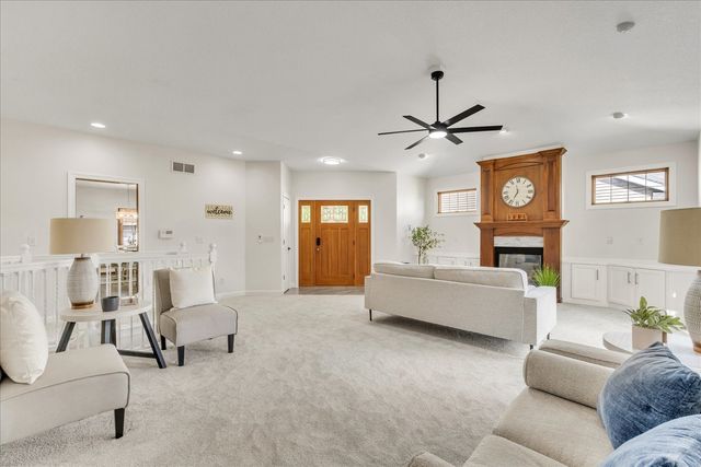 1909 E 58th Street, Davenport, IA 52807