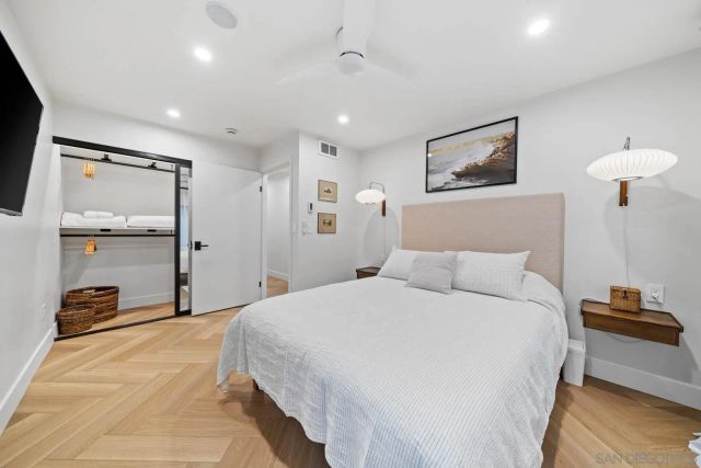 7372 Bishops Ln, La Jolla, CA 92037