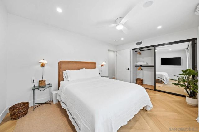 7372 Bishops Ln, La Jolla, CA 92037