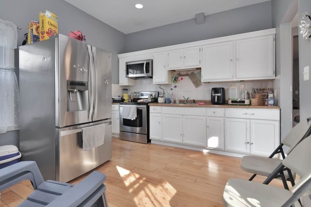 87 Abbott St, Lawrence, MA 01843