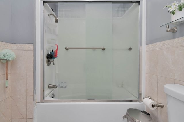 87 Abbott St, Lawrence, MA 01843