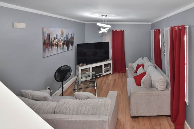 87 Abbott St, Lawrence, MA 01843