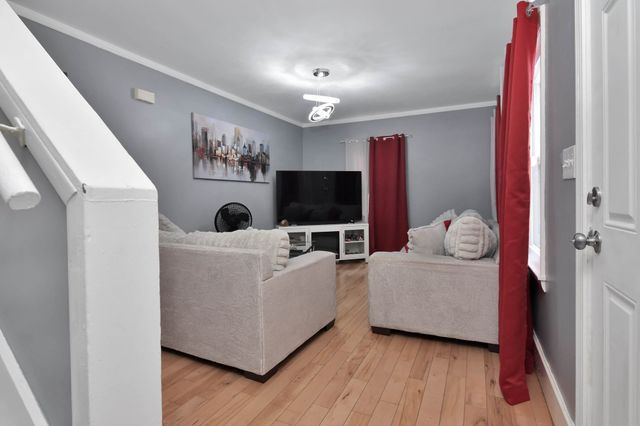 87 Abbott St, Lawrence, MA 01843