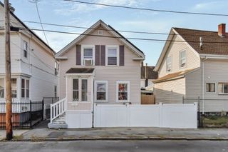 87 Abbott St, Lawrence, MA 01843