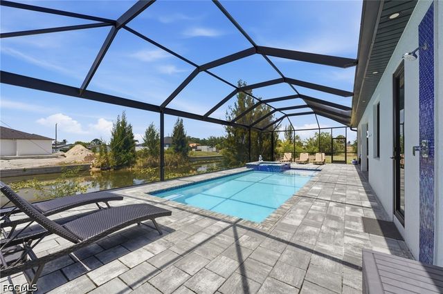 2530 SW 4th PL, Cape Coral, FL 33914