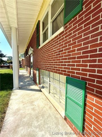 2261 Buckeye Drive, Clarksville, IN 47129