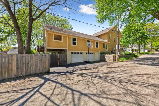 516 6th St SW, Rochester, MN 55902