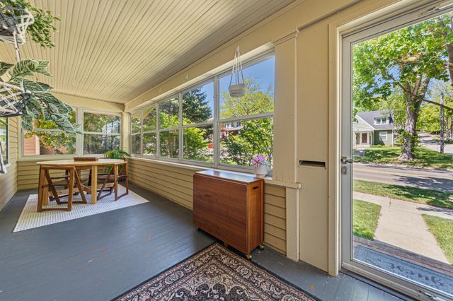 516 6th St SW, Rochester, MN 55902