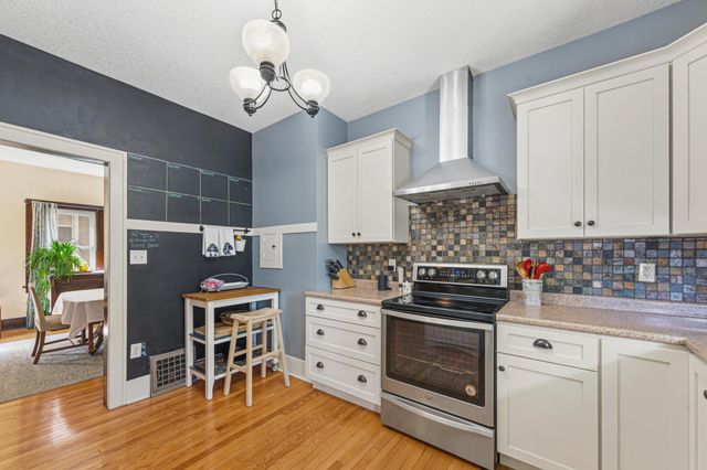516 6th St SW, Rochester, MN 55902
