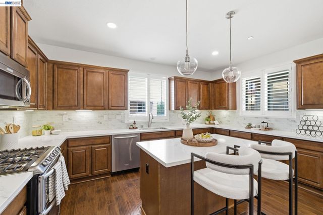 41008 Asilomar Ter, Fremont, CA 94538