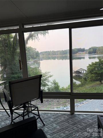 7016 Hyde Street, Sherrills Ford, NC 28673