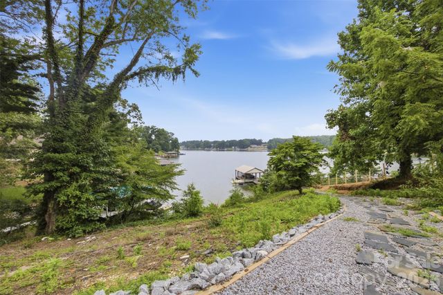 7016 Hyde Street, Sherrills Ford, NC 28673