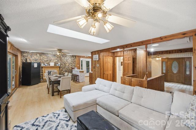 7016 Hyde Street, Sherrills Ford, NC 28673