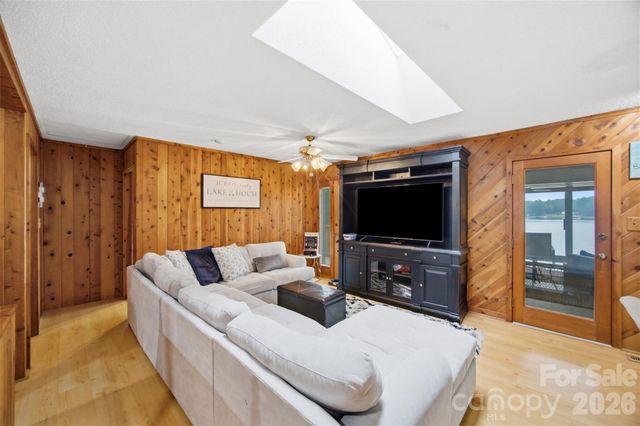 7016 Hyde Street, Sherrills Ford, NC 28673