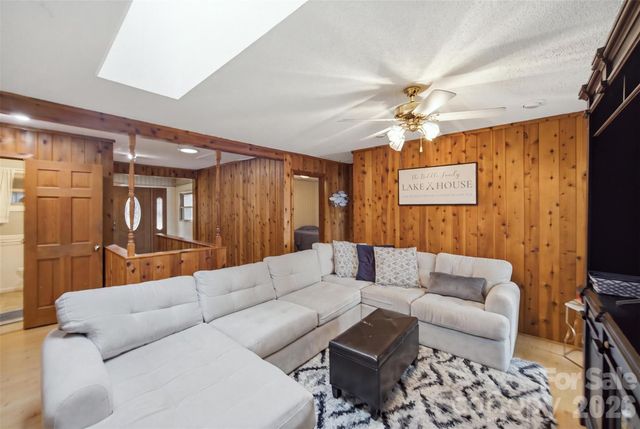 7016 Hyde Street, Sherrills Ford, NC 28673