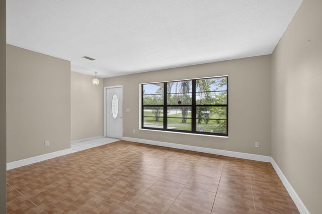 11582 60th Street N, West Palm Beach, FL 33411