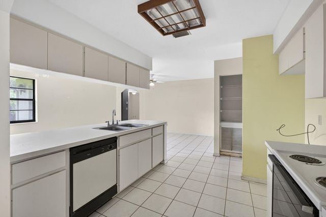 11582 60th Street N, West Palm Beach, FL 33411