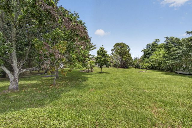 11582 60th Street N, West Palm Beach, FL 33411