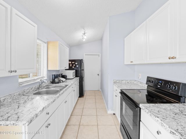 1273 Perry Avenue NW, Palm Bay, FL 32907