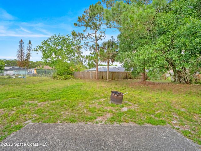 1273 Perry Avenue NW, Palm Bay, FL 32907