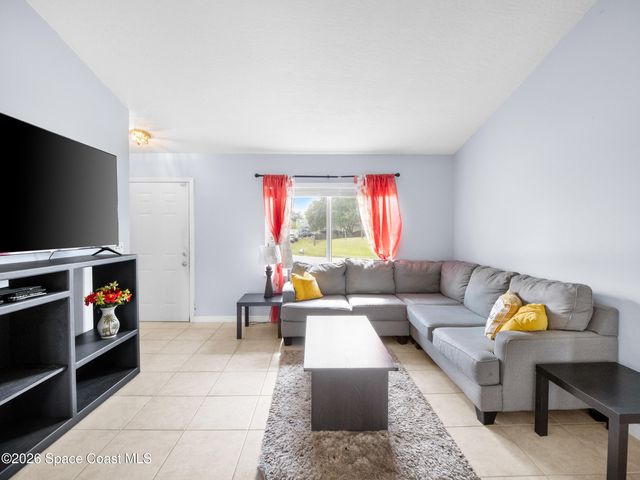 1273 Perry Avenue NW, Palm Bay, FL 32907