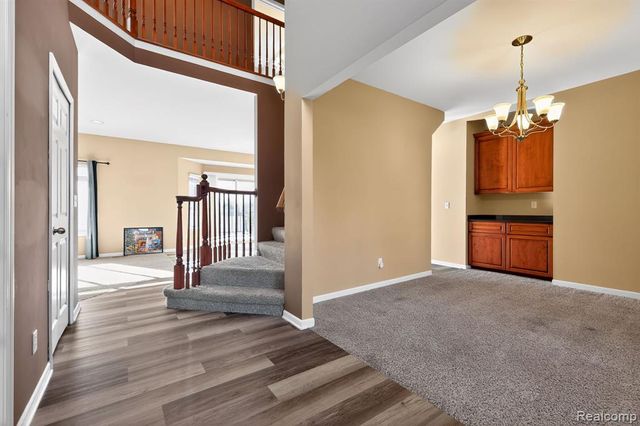 1838 S Mackwood Road, Rochester Hills, MI 48307