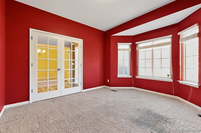 1838 S Mackwood Road, Rochester Hills, MI 48307