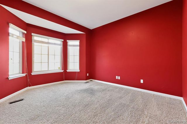 1838 S Mackwood Road, Rochester Hills, MI 48307