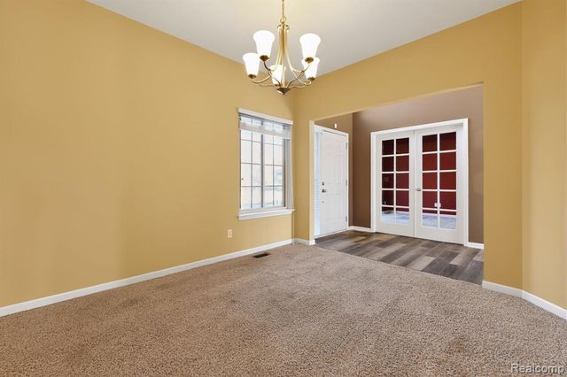 1838 S Mackwood Road, Rochester Hills, MI 48307