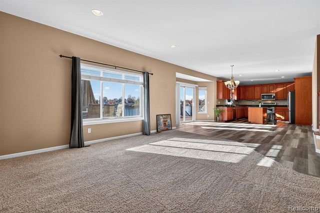 1838 S Mackwood Road, Rochester Hills, MI 48307