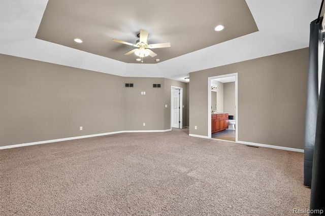 1838 S Mackwood Road, Rochester Hills, MI 48307