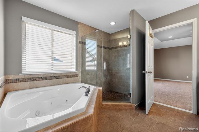 1838 S Mackwood Road, Rochester Hills, MI 48307