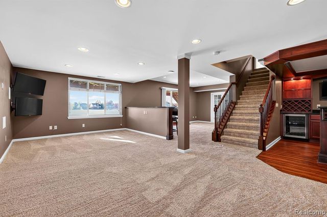 1838 S Mackwood Road, Rochester Hills, MI 48307