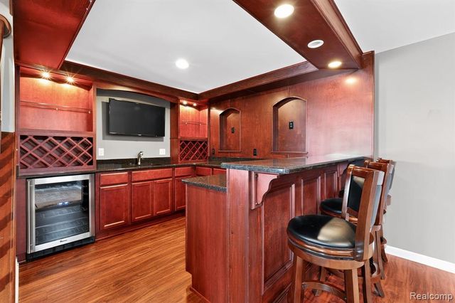 1838 S Mackwood Road, Rochester Hills, MI 48307