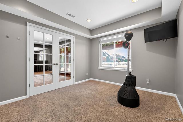 1838 S Mackwood Road, Rochester Hills, MI 48307